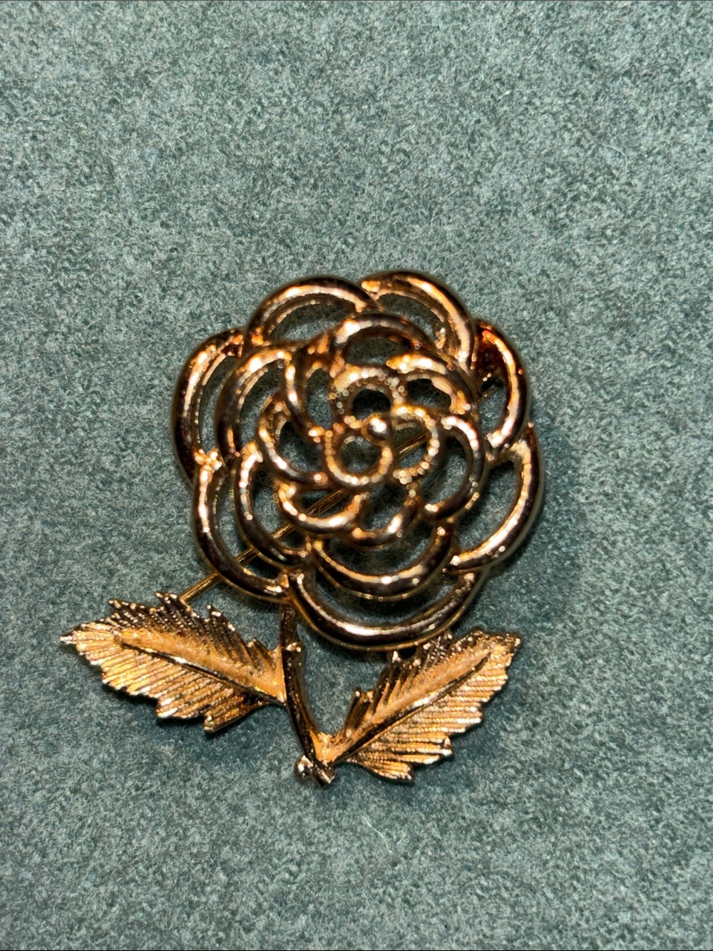 Sarah Coventry flower brooch